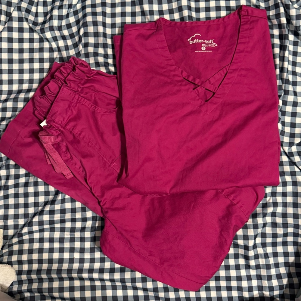 Butter-Soft Stretch Scrub Set in Deep Pink